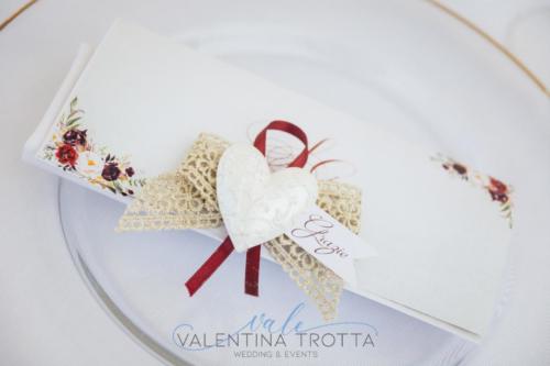 idea segnaposto wedding burgundy arco matrimonio (1)